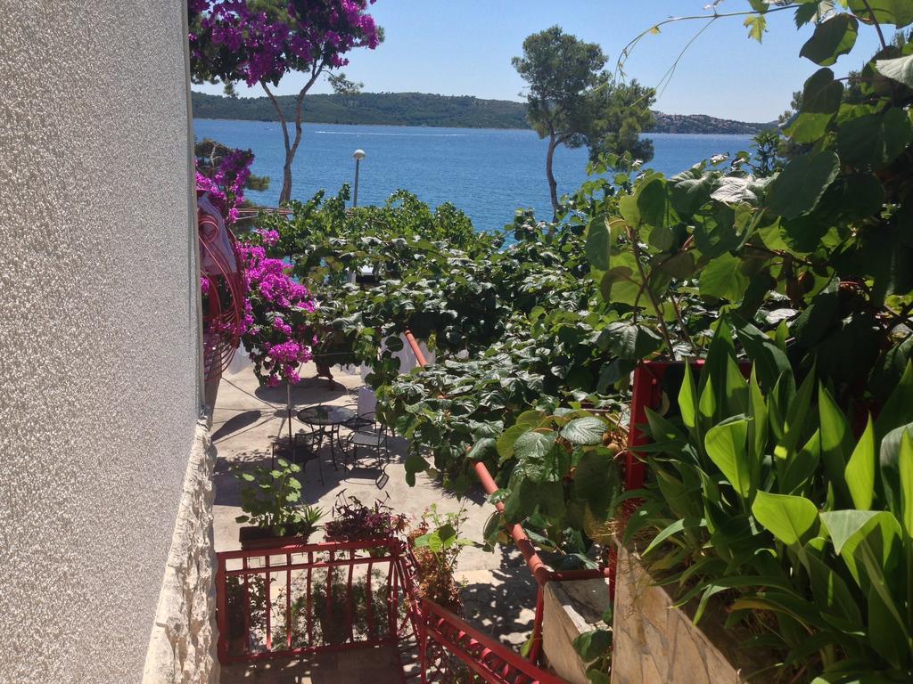 Ana * Trogir