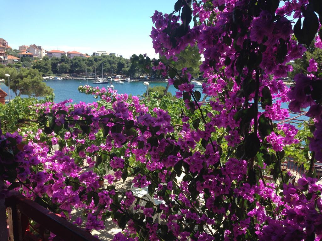 Ana * Trogir